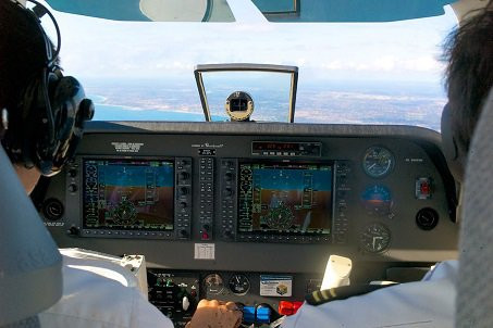 Singapore Airlines aircraft on approach, the flagship carrier behind Singapore's Ab Initio Cadet Pilot programme